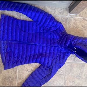 Lululemon down for a run jacket sz 8 but fits like a sz 6